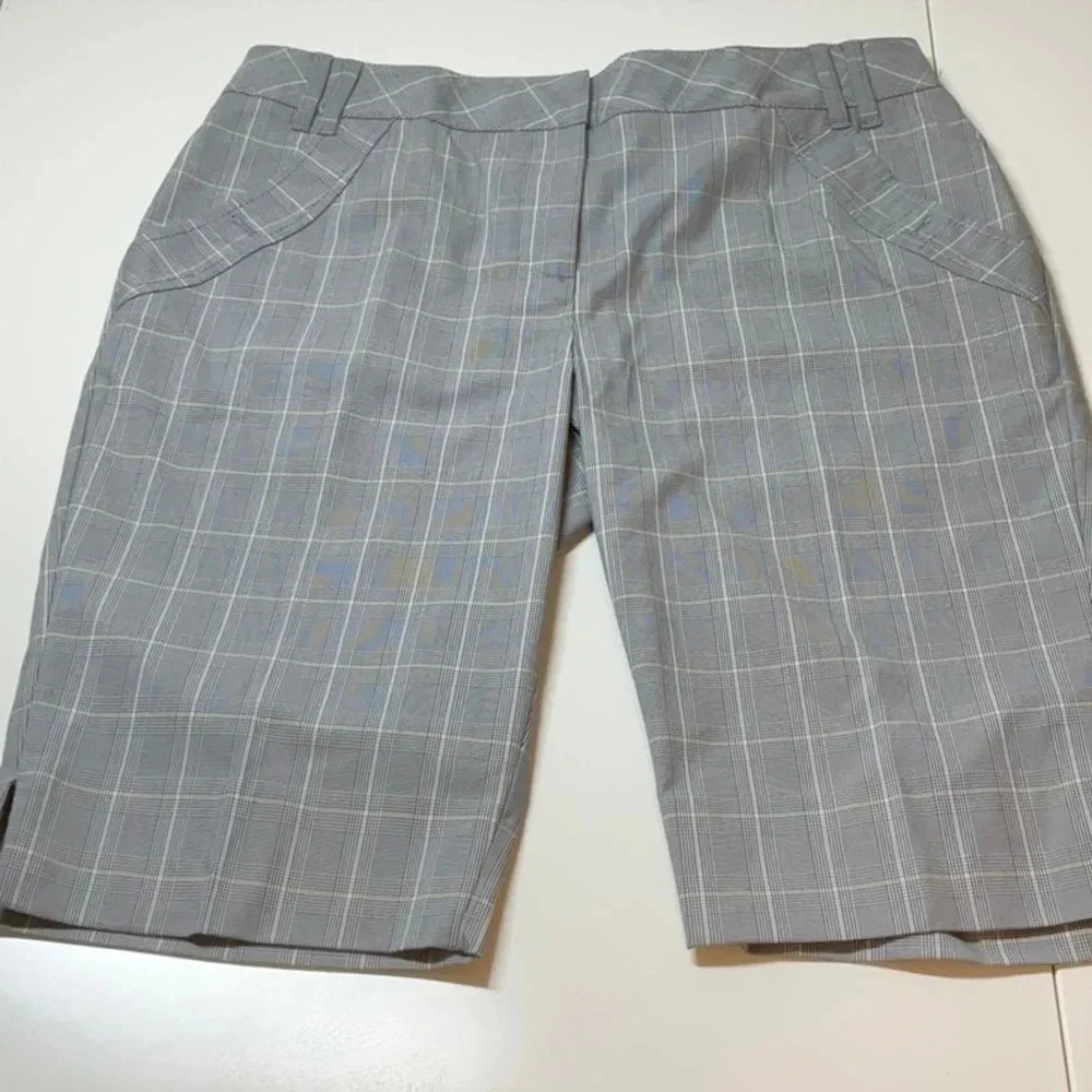 Cutter & Buck Women’s Golf Shorts Size 6
